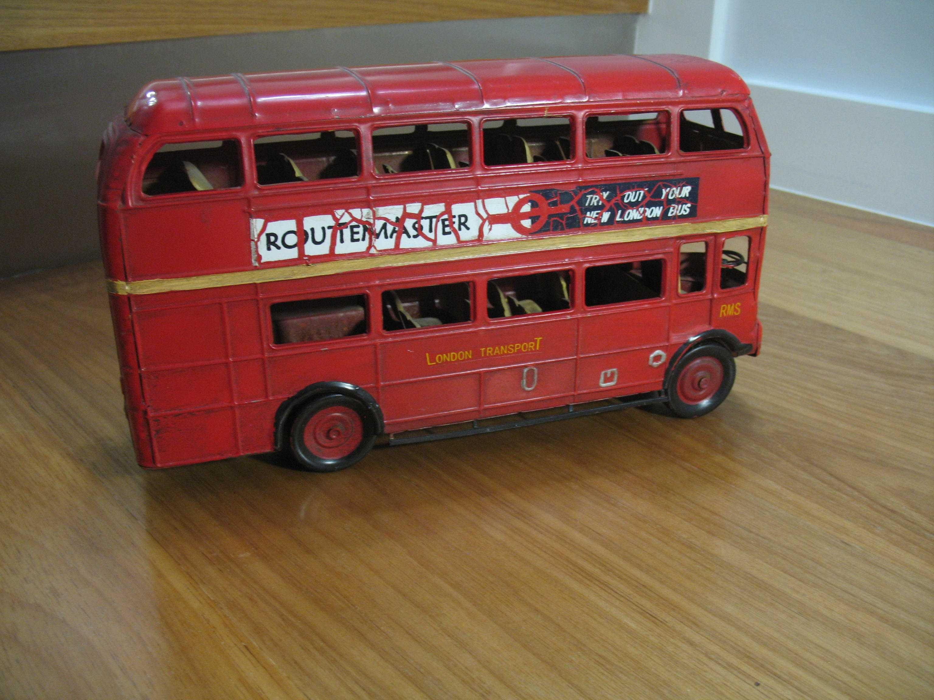 Antigo England Bus