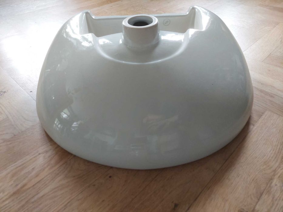 Nowa umywalka i półpostument KOŁO z serii Aplauz