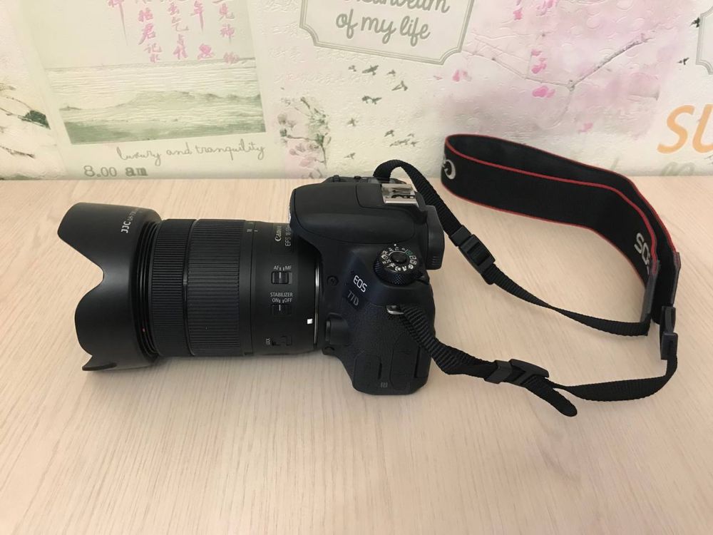 Фотоапарат Canon EOS 77D Kit 18-135