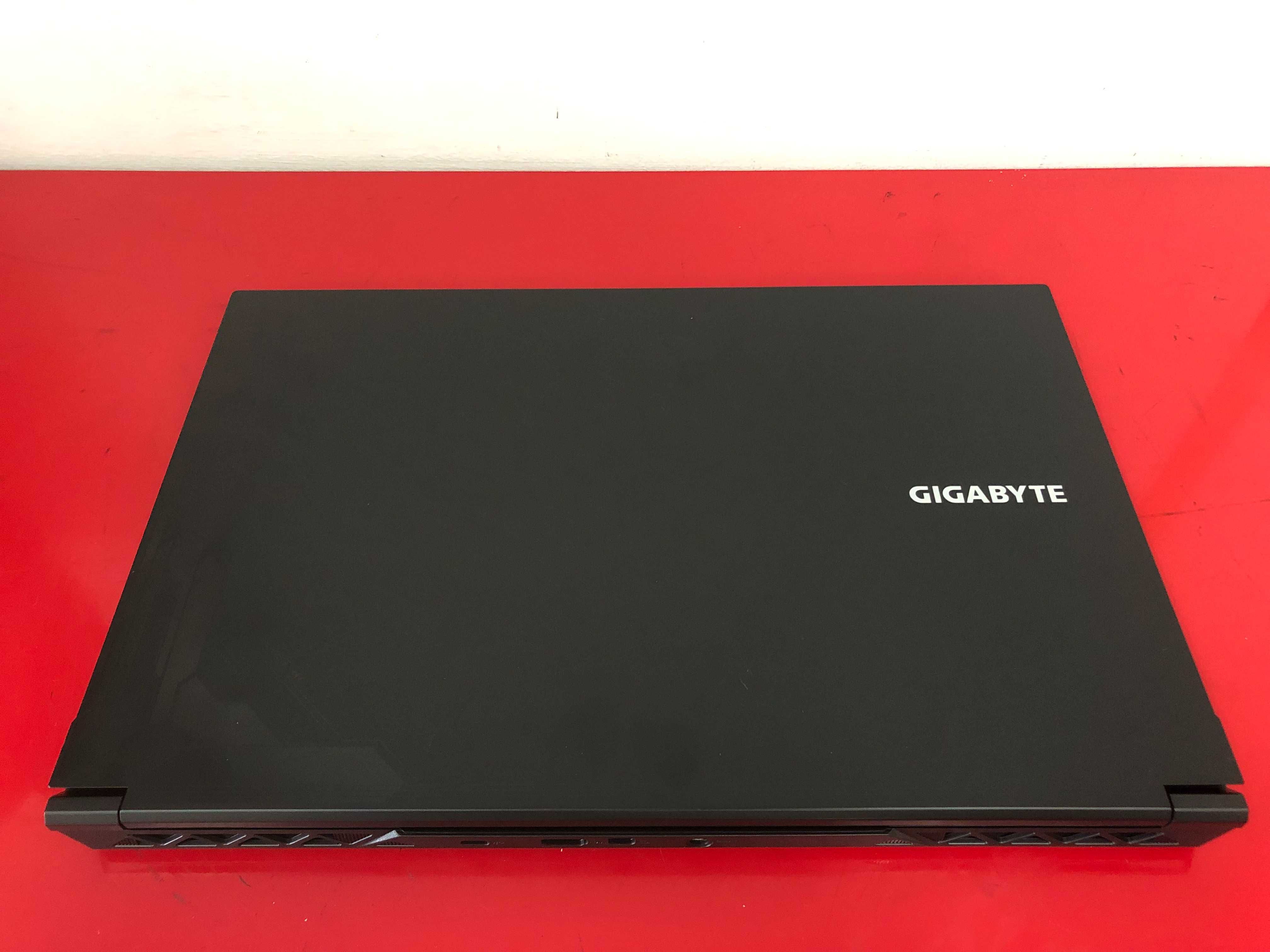 Dla Gracza Gigabyte G7 MF 17" i5-12gen 16 / 512 nVidia FV23% Raty 0%