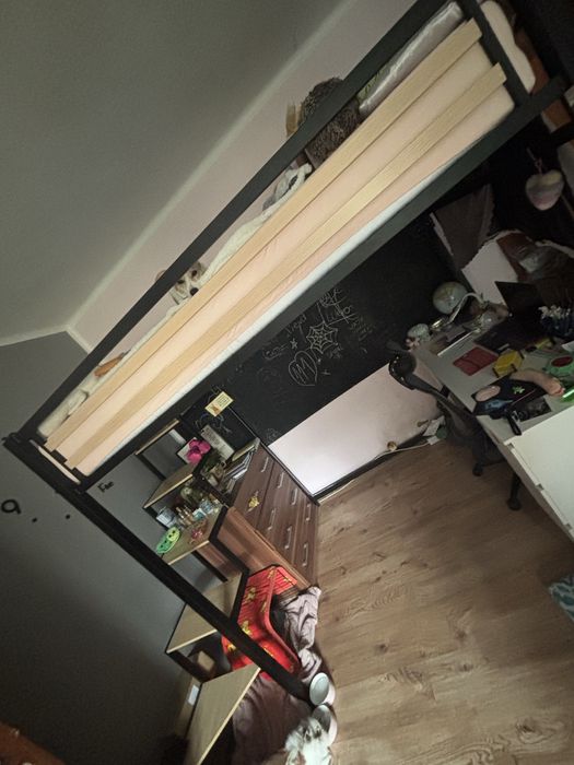 LÓZKO NA ANTRESOLI-w bardzo dobrym stanie.