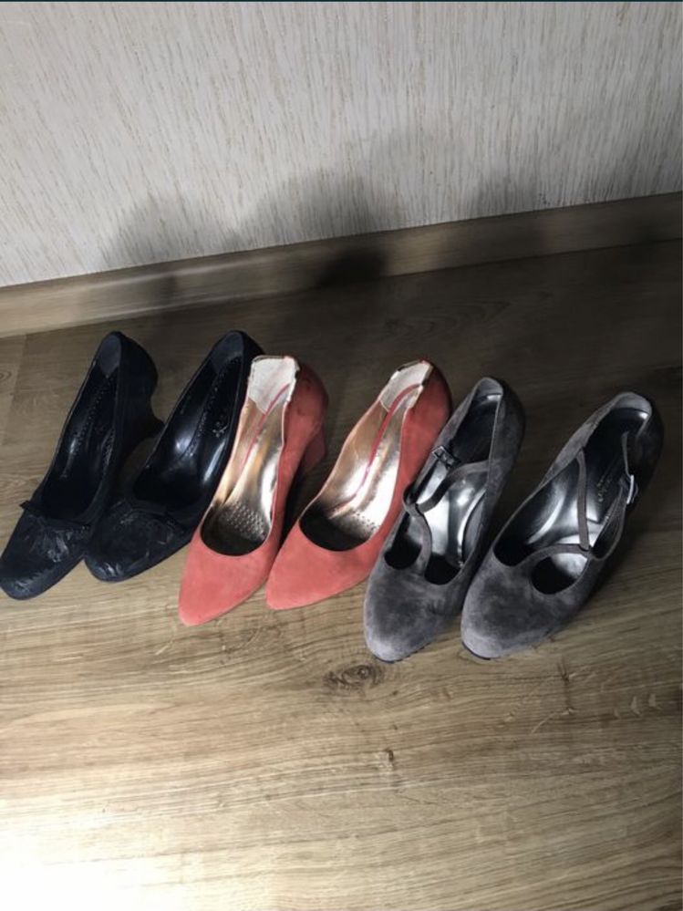 Жіноче взуття різне розпродаж