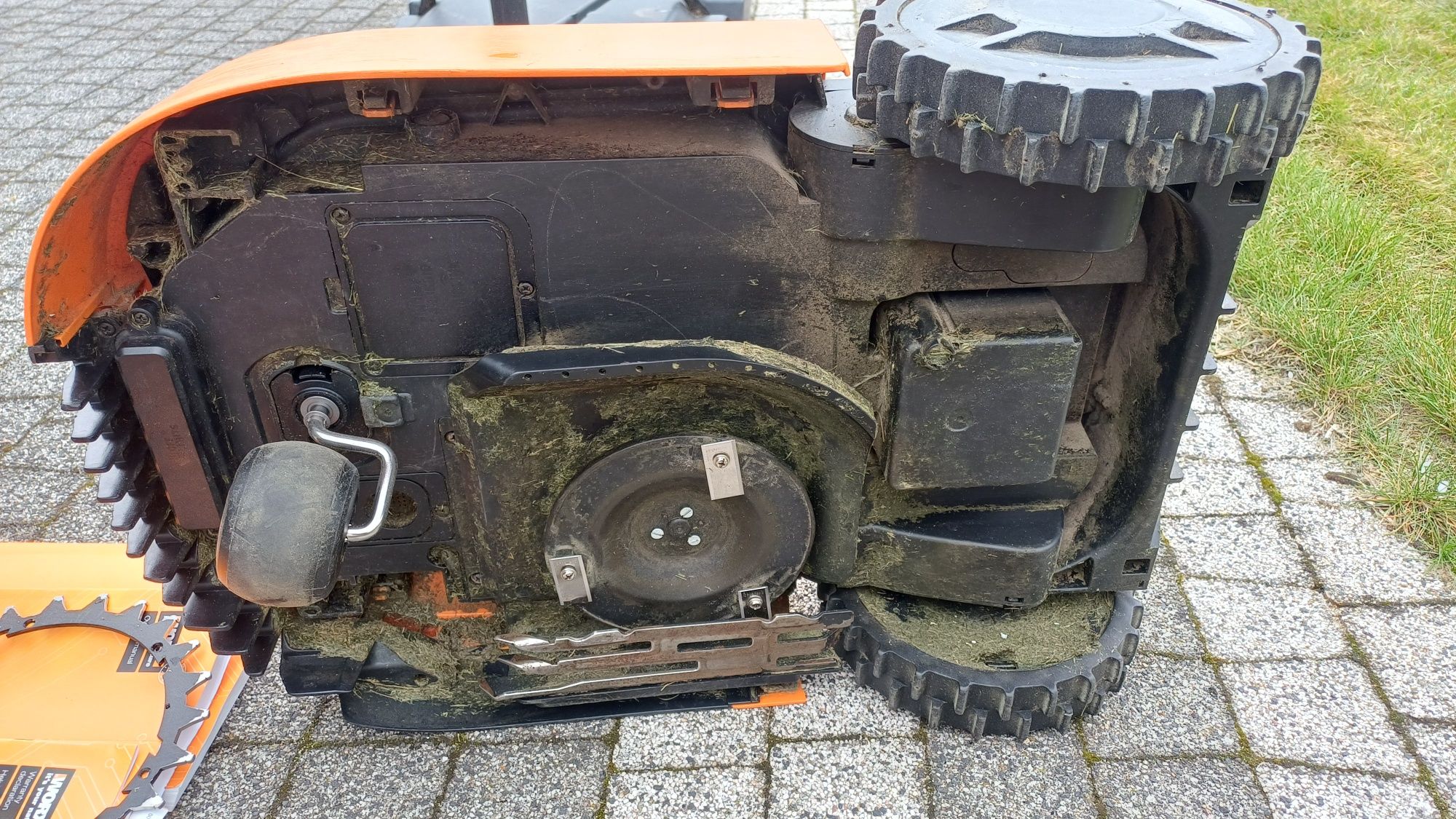 Robot-kosiarka Automatyczna Worx Landroid M700plus (WR167E]–gwarancja,