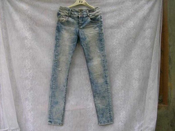 Стильные модные джинсы стрейч от denima bershka