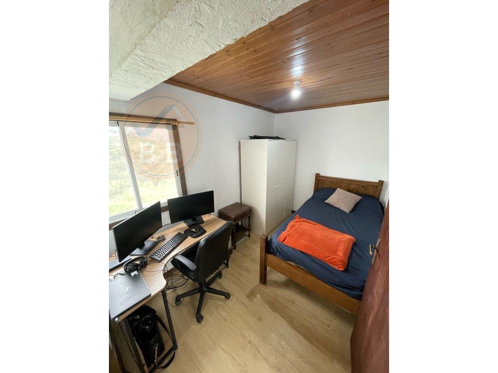 Quintinha com Alpendre Restaurado e Terreno de 5.383m² - Arco de Ba...
