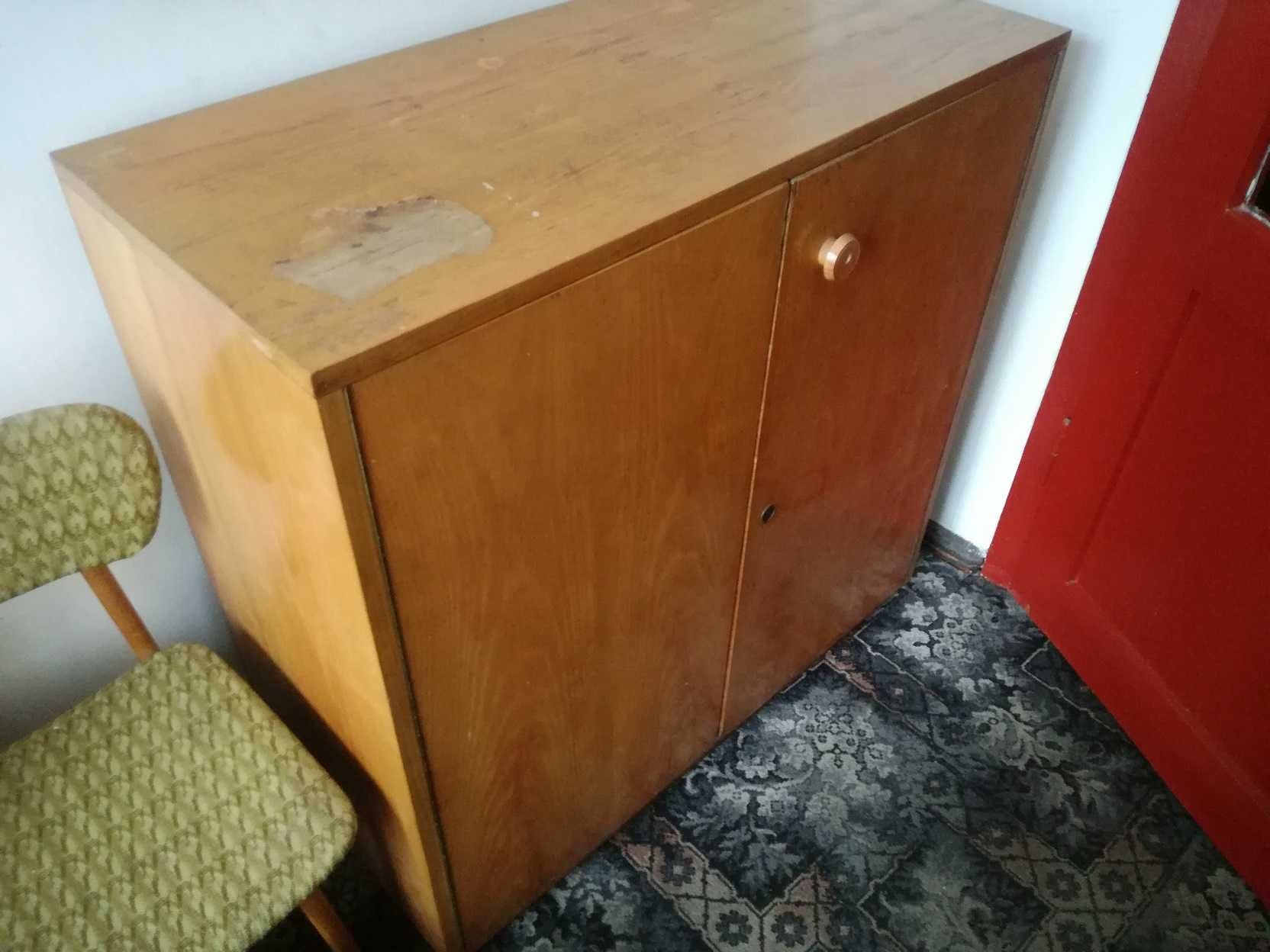 stare komody 5 półek lakierowane prawdziwe drewno 2 sztuki