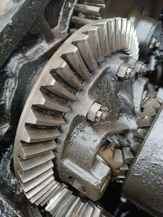 Продам  Хвостовик та Планетарка ЮМЗ весь комплект..