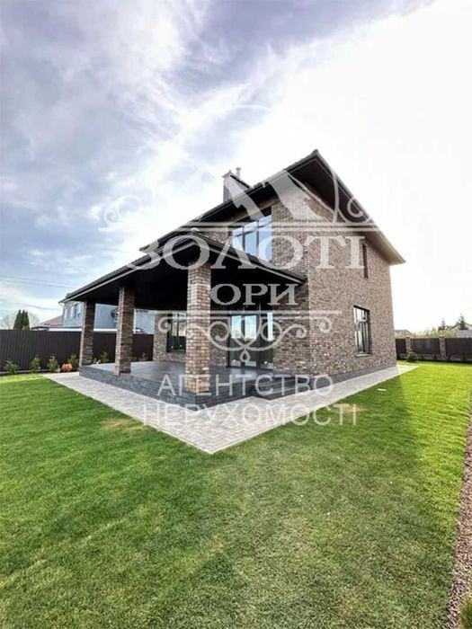 Продаж будинку в с. Шевченкове 183 кв. м на 9 сотках землі