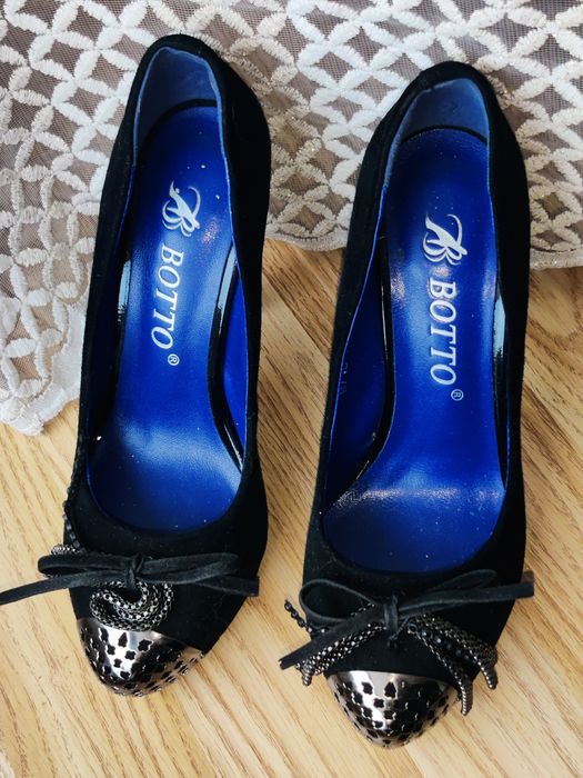 Туфлі чорні замшеві