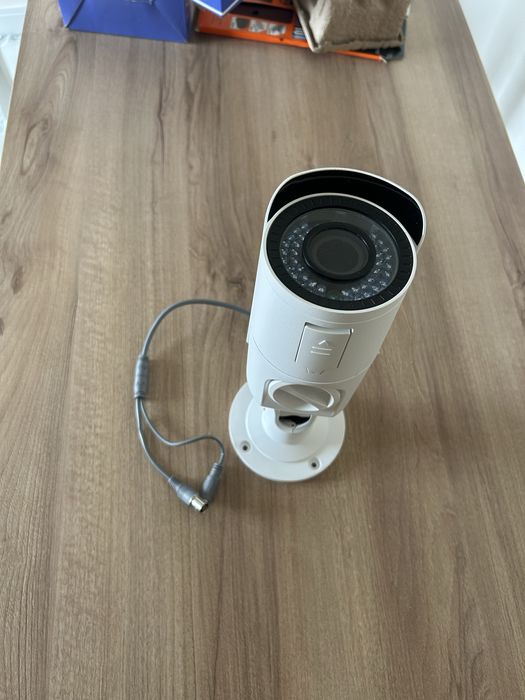 Câmara de Vigilância HiWatch DS-T116 (2.8-12mm)