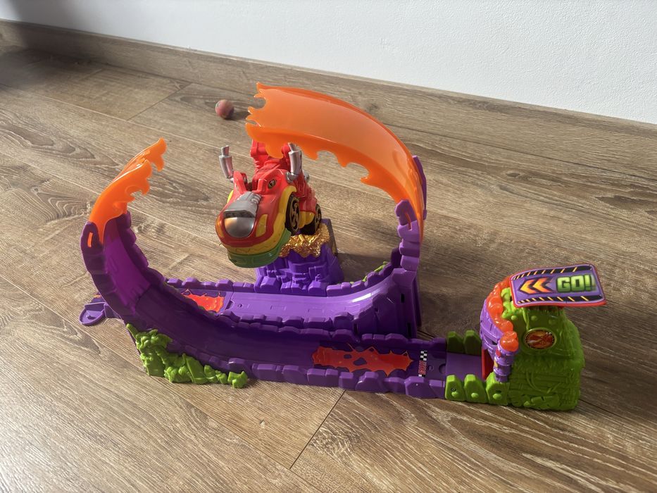 Tor hot wheels smok dla dzieci