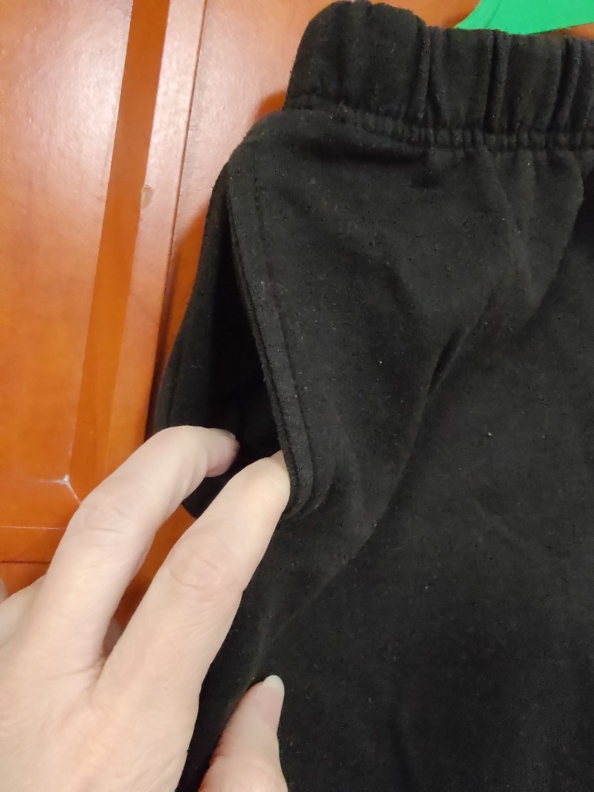 Spodnie sportowe chłopięce czarne ciepłe na gumce 7 lat joggersy