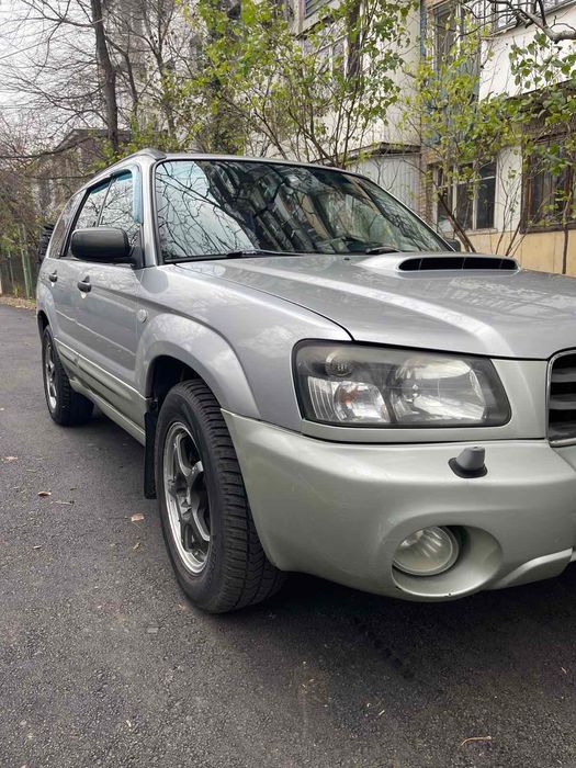 Автомобиль Subaru Forester