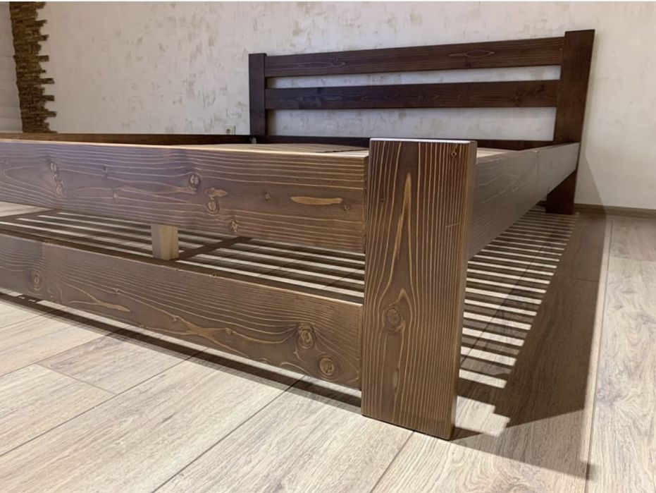 Якісне деревяне ліжко!