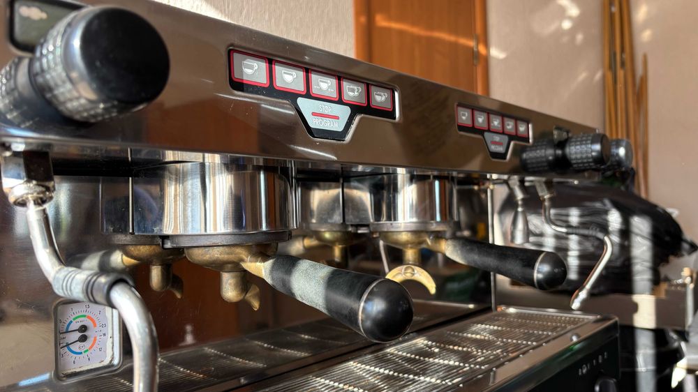 Кавова машинка професійна, двопостова Faema S