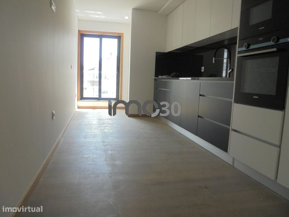 T3 novo com terraço pronto habitar Centro de Rio Tinto