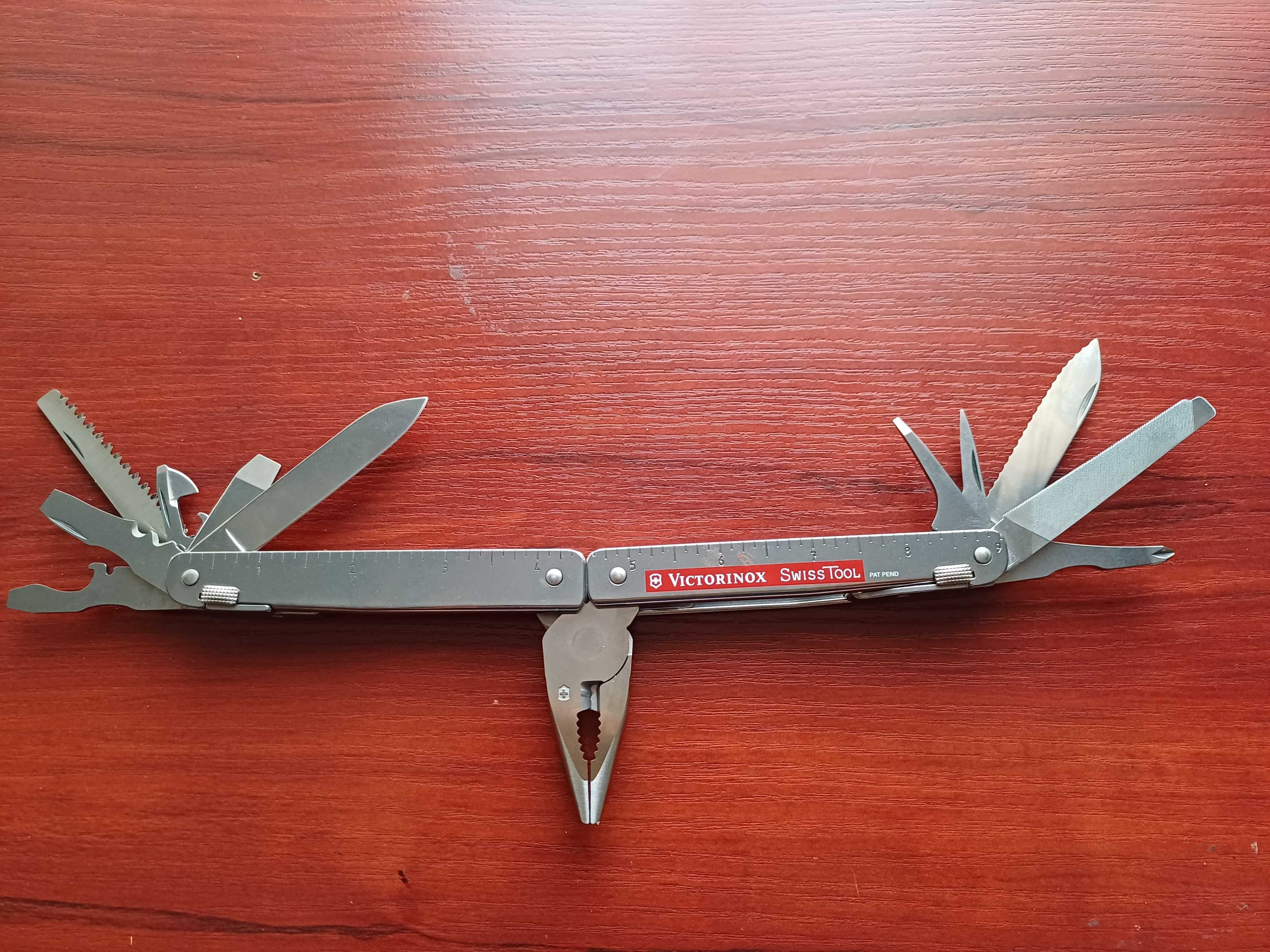 Multitool Victorinox SwissTool