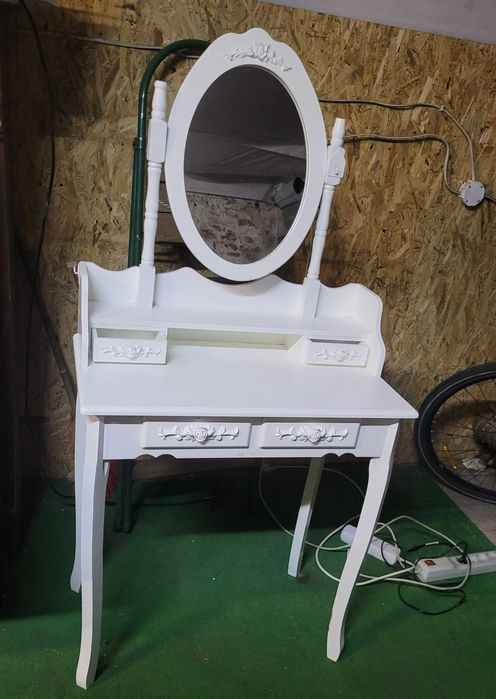 Toaletka Kosmetyczna z lustrem . Szuflady. Biała