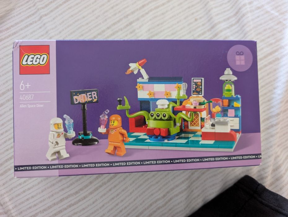 Lego set 40687 alien diner