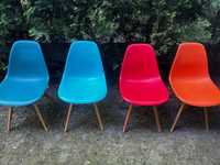 Kolorowe wygodne krzesła sprzedam
