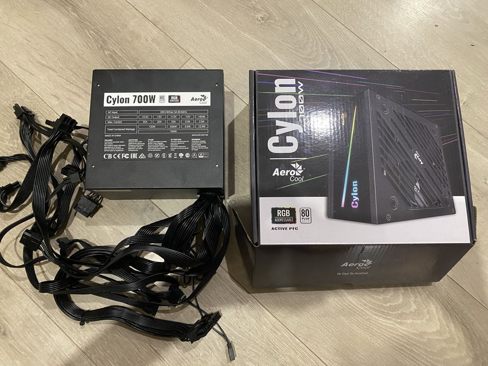 AeroCool Cylon 700W Блок Живлення ARGB