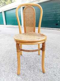 Cadeira de bambu e palhinha