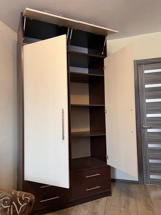 Продам Шкаф 120х56х240