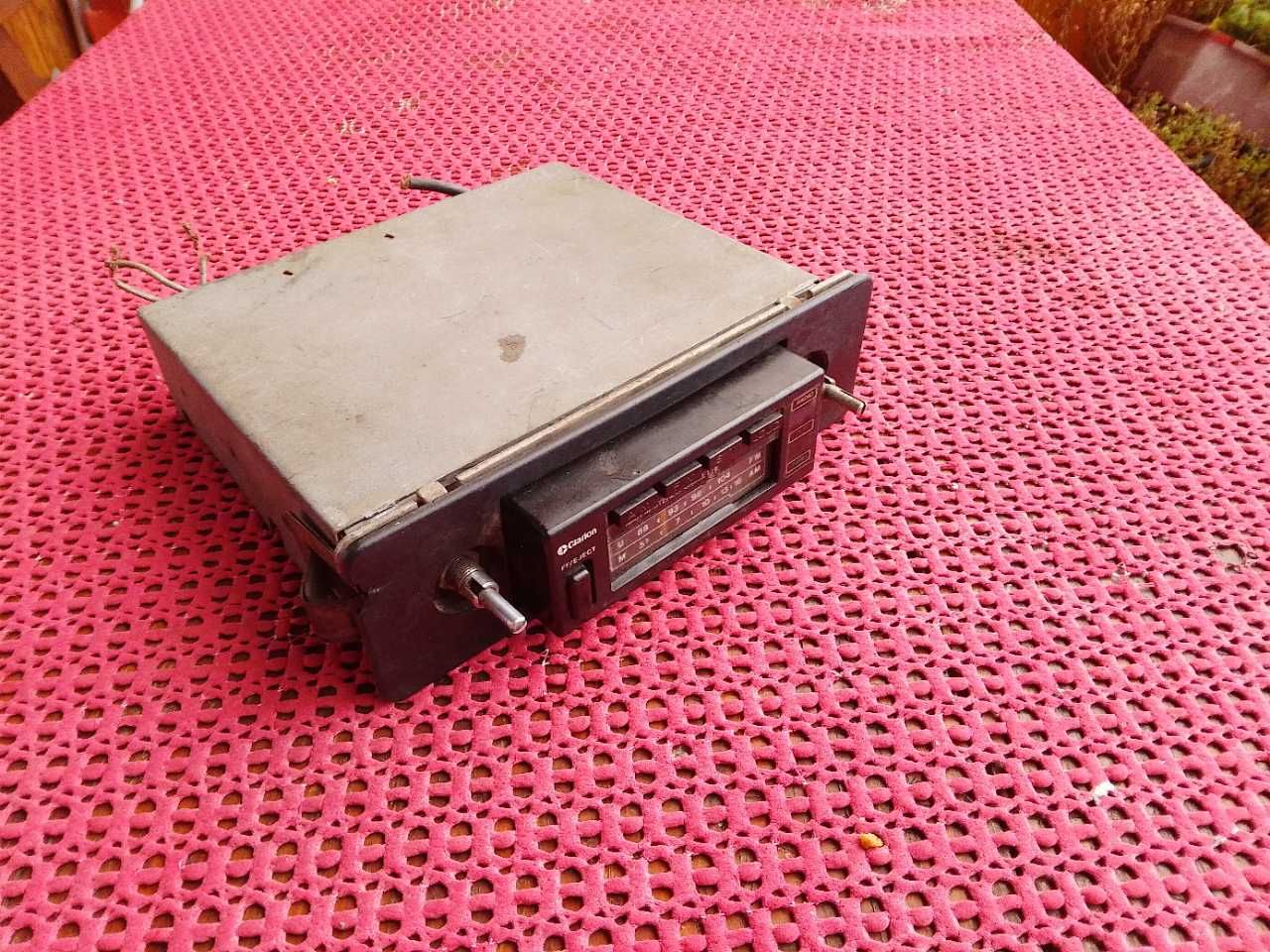 Stare zabytkowe radio samochodowe radioodtwarzacz Clarion PE-695B