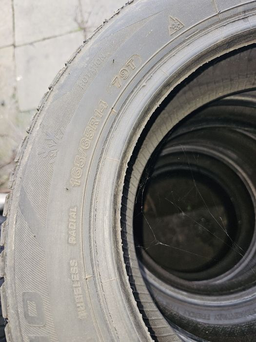 2 sztuki używanych opon zimowych Dayton 165/65R14