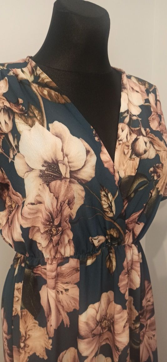 Sukienka w kwiatowy print Made in Italy