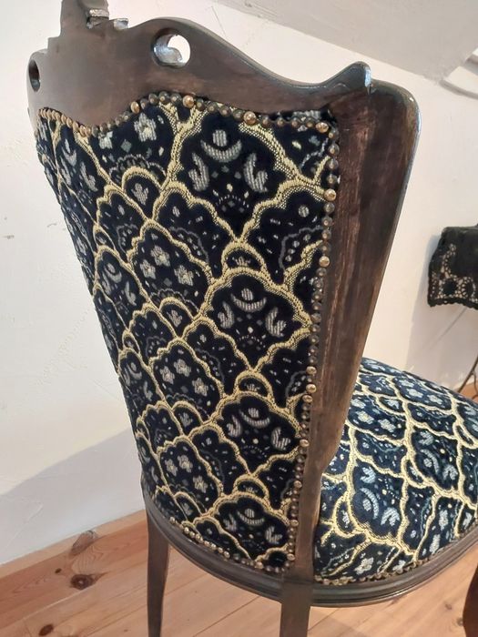 Sprzedam.stare krzesło