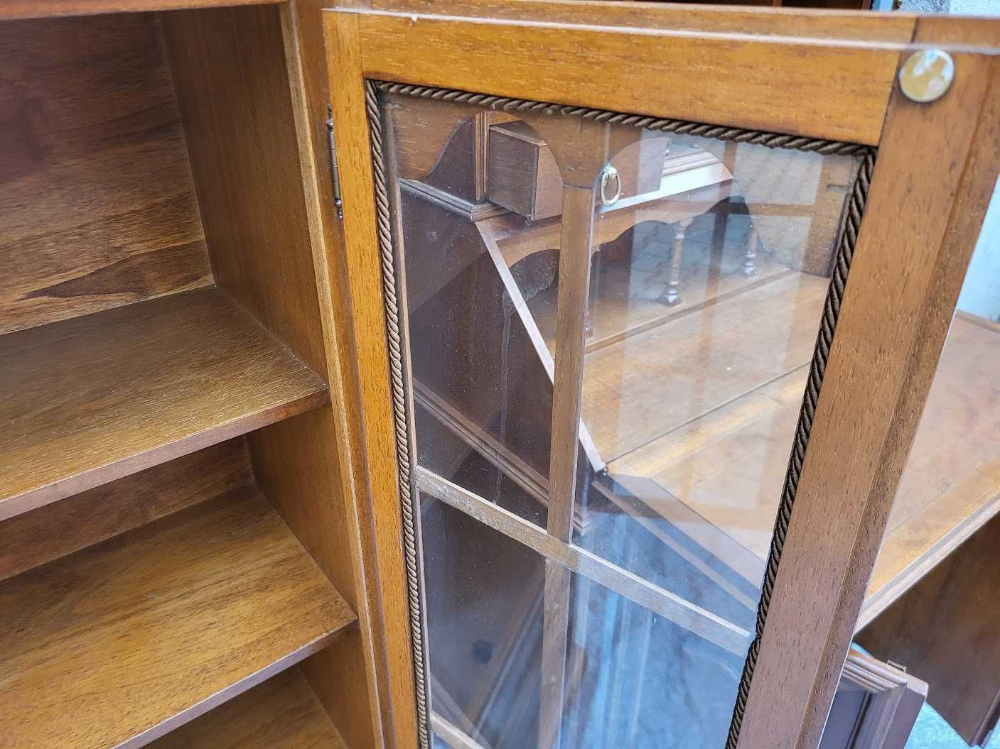 Witryna orzechowa biblioteczka z szufladami z Niemiec