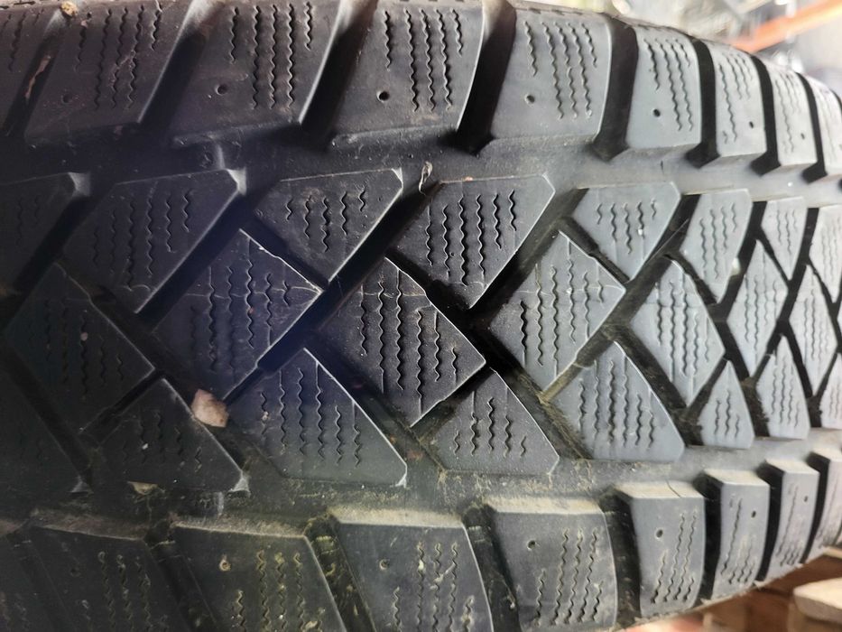 215/65/16 C dunlop sp lt 60 - 6 opona zimowa