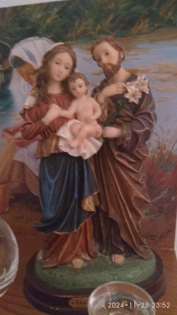 Presépio com s José, n senhora e Jesus