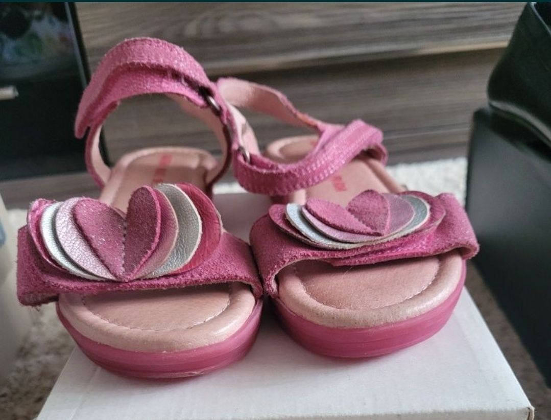 Детская обувь для девочки, босоножки 35р