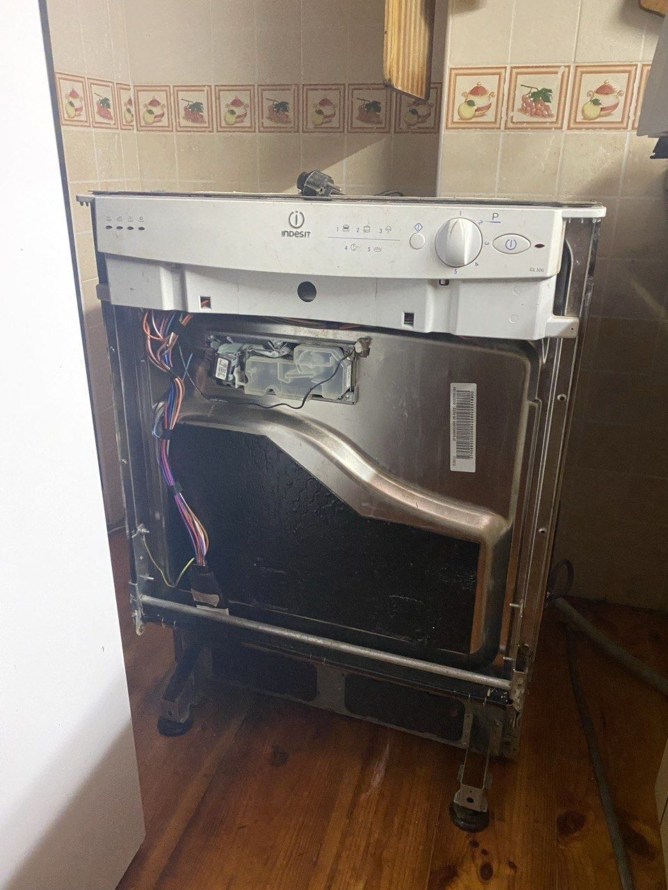 Посудомийна машина Indesit IDL 500