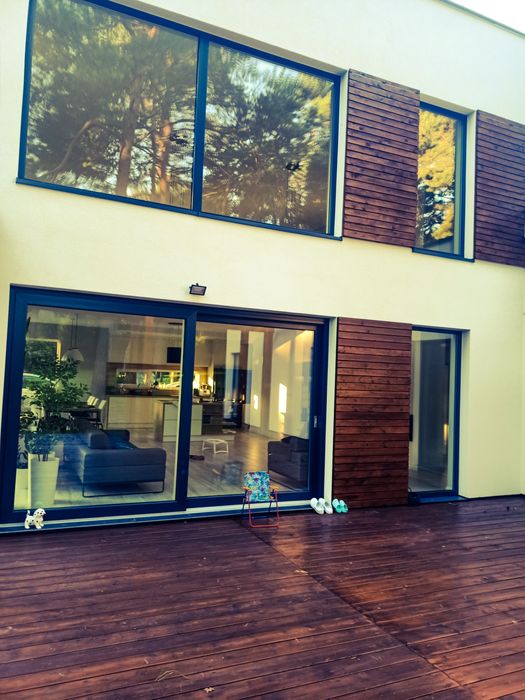 Mycie okien, przeszkleń, paneli fotowoltaicznych wodą demineralizowaną