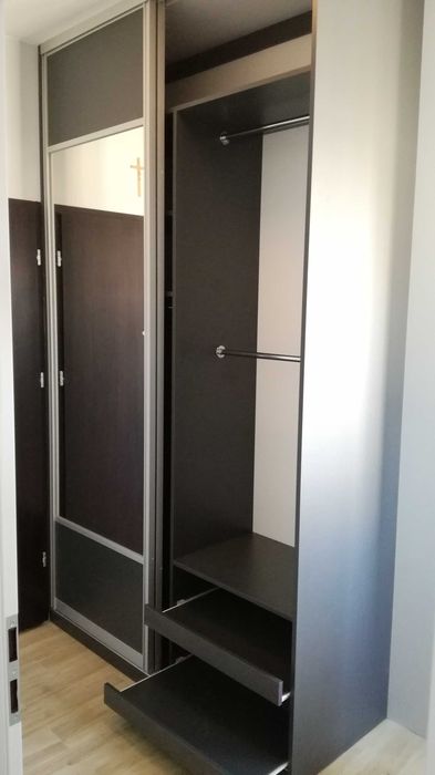 Szafy wnękowe, garderoby, pawlacze – Twoje meble na wymiar!