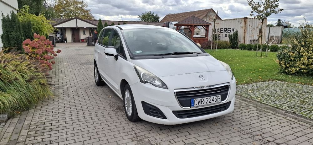 Peugeot 5008 stan bdb,  doinwestowany po Lifcie