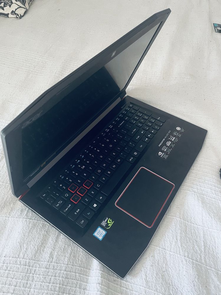 Laptop Acer Predator Helios 300 komputer