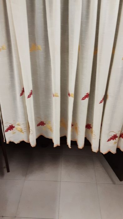 Cortina para cozinha  bordada