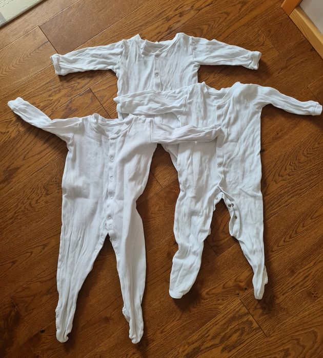 Zestaw 3 pajacyki biale 74 - 80 antyposlizgowe stopy