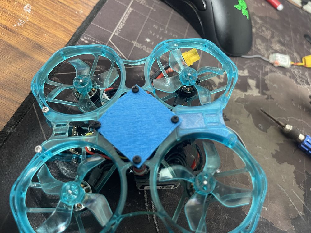 Drone FPV T-Tron 80 com radio link