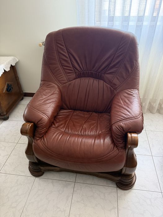 Sofás em pele 3 lugares mais 2 individuais