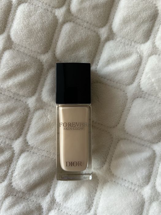 Тональна основа Dior