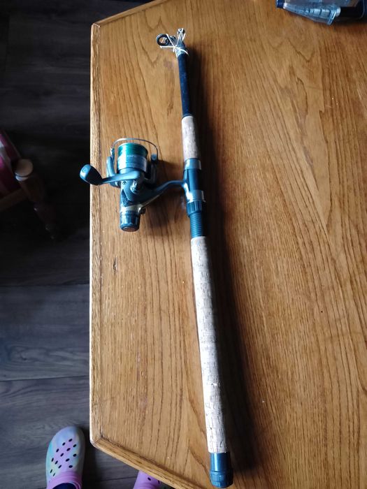 kije,wędki  z kołowrotkami