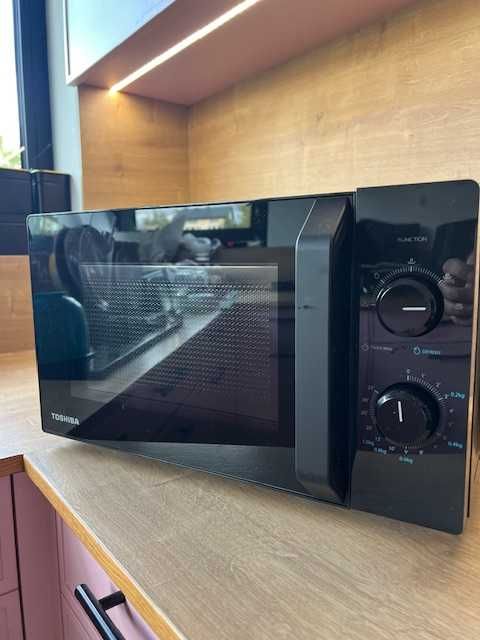 Mikrofalówka Toshiba MW2-MM20P(BK) – jak nowa!