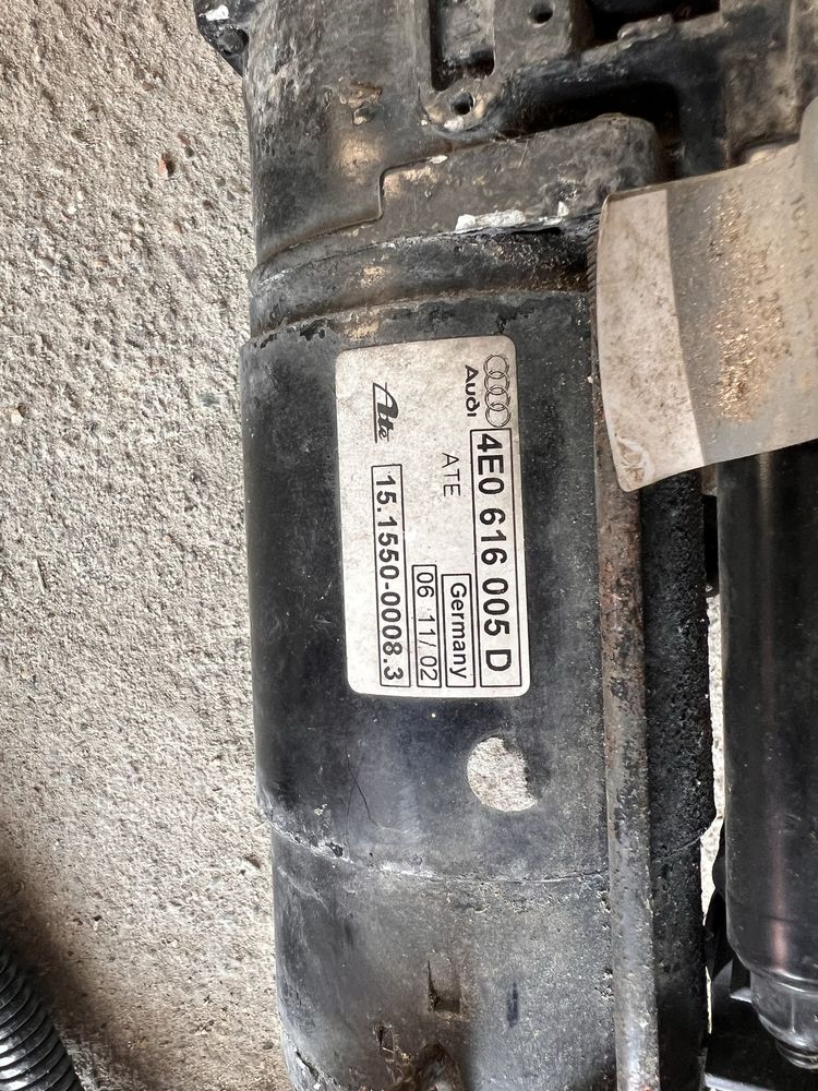 Kompresor zawieszenia audi A8 D3 4.2 mpi uszkodzony