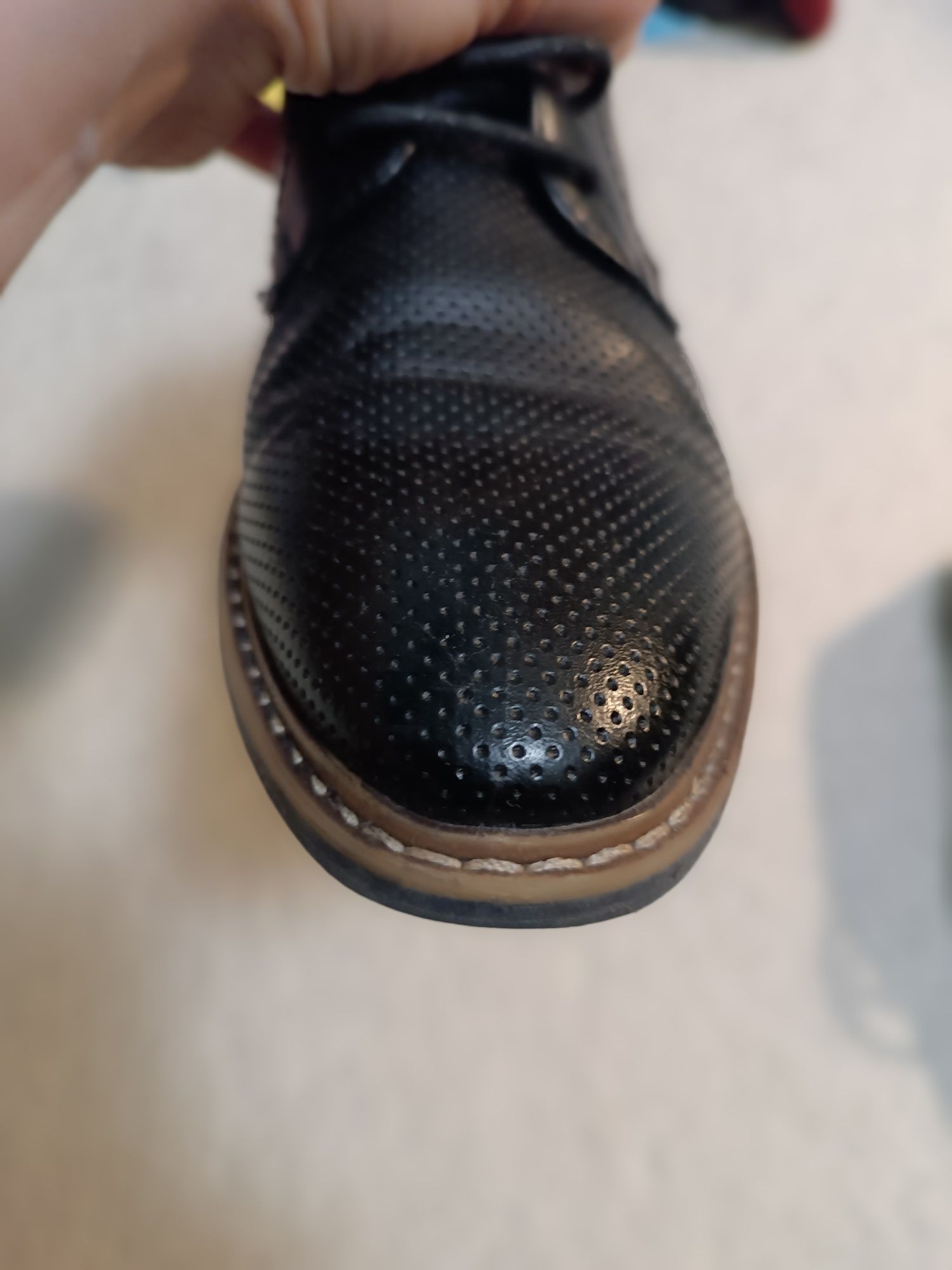Czarne, eleganckie chłopięce buty, rozmiar 34