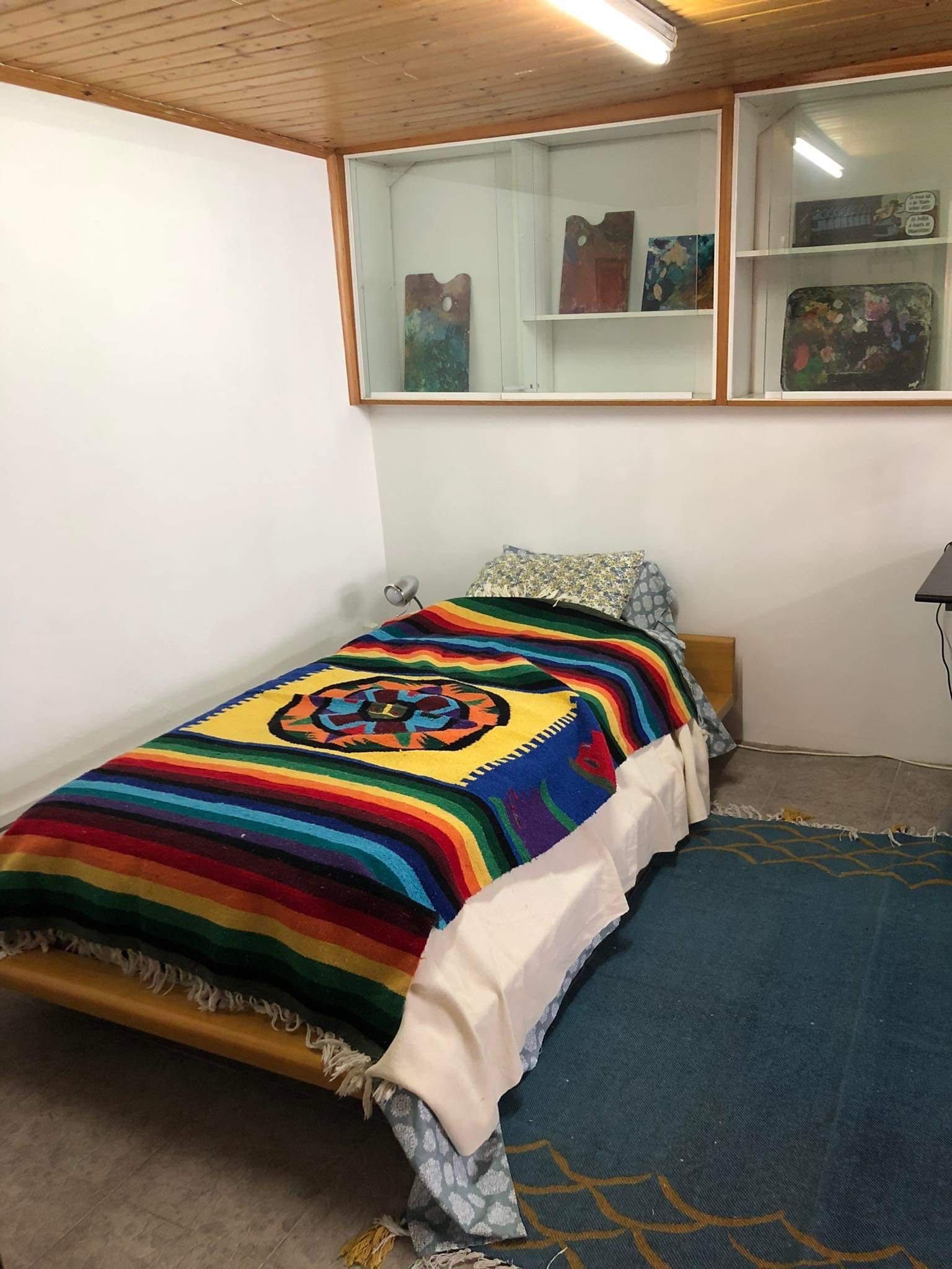 Cama Plataforma Japonesa com Colchão de Solteiro.